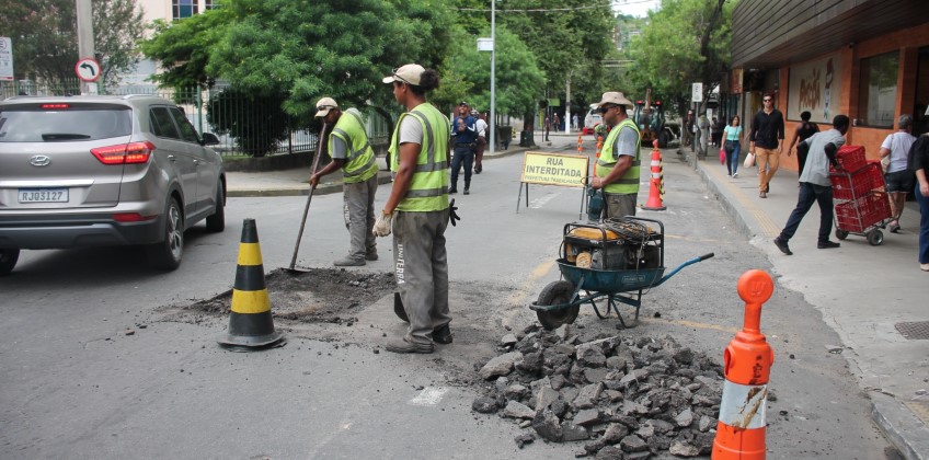Prefeitura inicia nova etapa da Operação Tapa-Buracos no Centro de Barra do Piraí